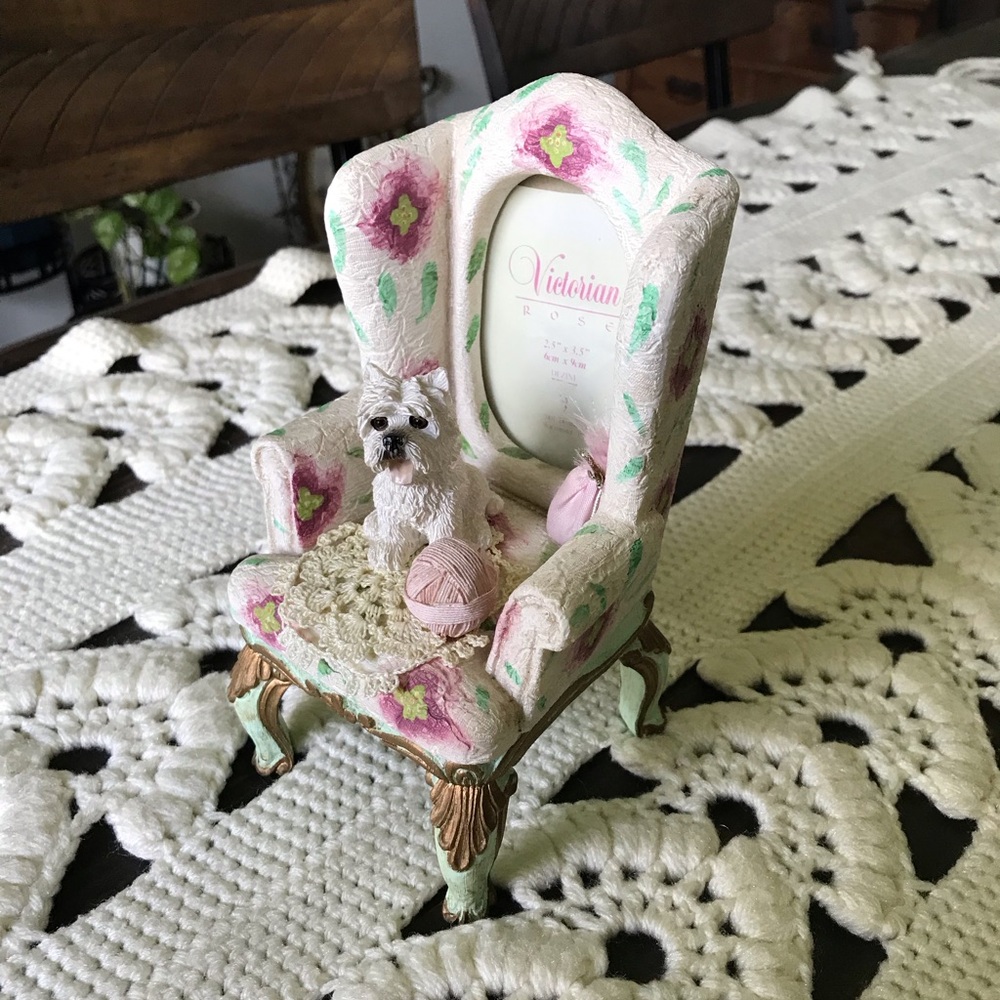 DEZINE Vintage Cottagecore Ceramic Comfy Chair Picture Frame